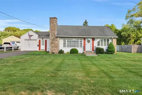 16 Locust St, Plainville, CT 06062