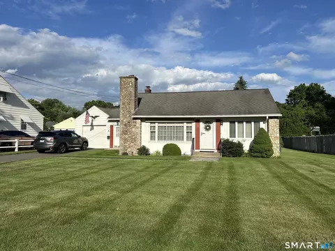 16 Locust St, Plainville, CT 06062