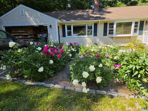 25 Mountain View Rd, Bethany, CT 06524