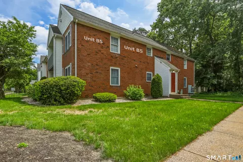 Exterior - 8 Concorde Way #B5, Windsor Locks, CT 06096 photo 2 of 2