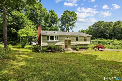 6 Sky Edge Ln, Bethel, CT 06801
