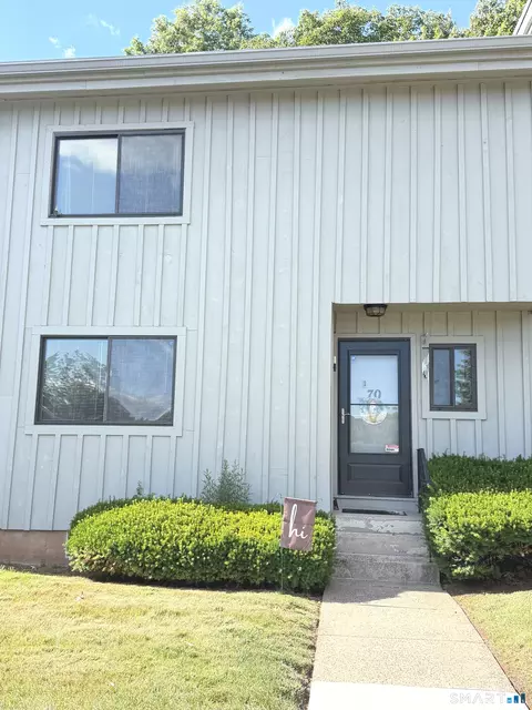 70 Webster Ct, Newington, CT 06111