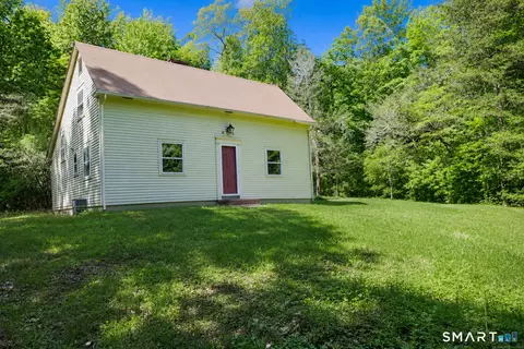 134 Meadow Woods Rd, Deep River, CT 06417