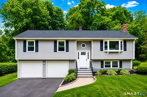 185 Tanglewood Dr, Hamden, CT 06518