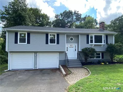 185 Tanglewood Dr, Hamden, CT 06518