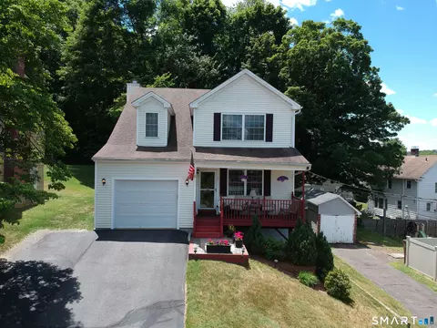 21 Hillcrest Ave, Meriden, CT 06451
