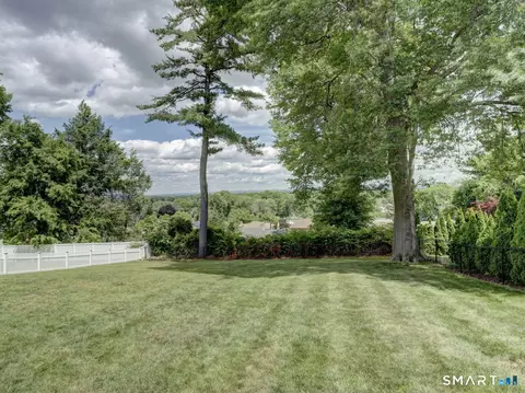 Exterior - 432 Ridge Rd, Wethersfield, CT 06109 photo 3 of 11