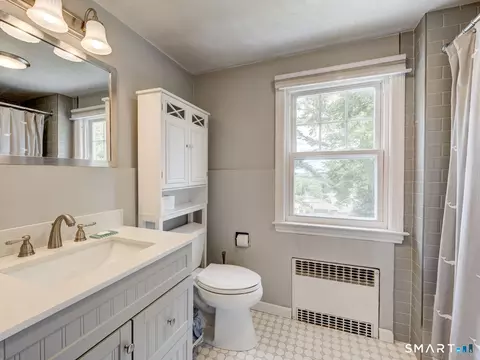 Bath - 432 Ridge Rd, Wethersfield, CT 06109 photo 1 of 1