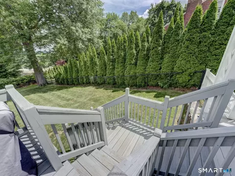 Exterior - 432 Ridge Rd, Wethersfield, CT 06109 photo 9 of 11
