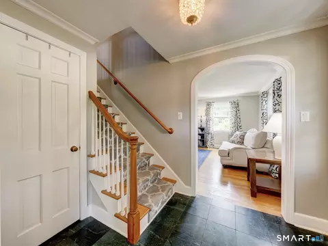 Entry Way - 432 Ridge Rd, Wethersfield, CT 06109 photo 2 of 3