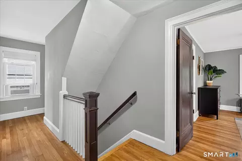 Entry Way - 24 Ingram St, Hamden, CT 06517 photo 3 of 3