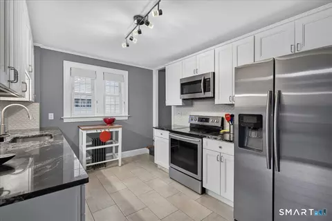 Kitchen - 24 Ingram St, Hamden, CT 06517 photo 2 of 6