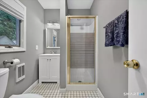 Bath - 24 Ingram St, Hamden, CT 06517 photo 1 of 3