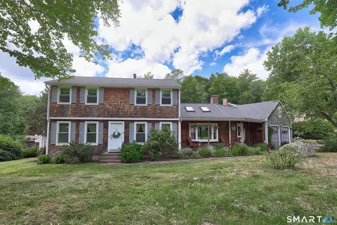 2 Meadowside Dr, Unionville, CT 06085