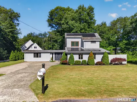 10 Herster Dr, East Lyme, CT 06357