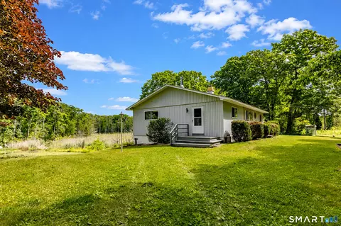 82 Westwoods Apt 2 Rd, Sharon, CT 06069