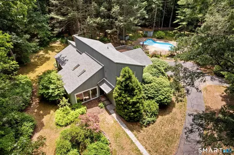 12 Linda Ln, Simsbury, CT 06070