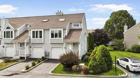 81 Sandpiper Cres #81, Milford, CT 06460