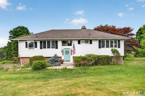 14 Whippoorwill Hill Rd, Newtown, CT 06470