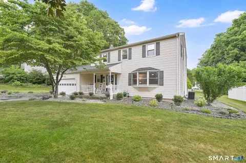 19 Kennedy Rd, Manchester, CT 06042