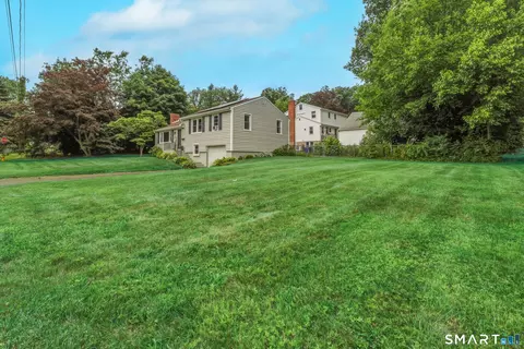 Exterior - 91 Berkeley Rd, Middletown, CT 06457 photo 7 of 8