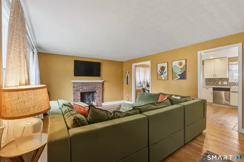 Living - 91 Berkeley Rd, Middletown, CT 06457 photo 1 of 1