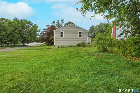 Exterior - 91 Berkeley Rd, Middletown, CT 06457 photo 8 of 8