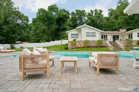 62 Heritage Dr, Woodbury, CT 06798