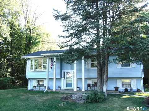 25 Hillcrest Hts, Lebanon, CT 06249