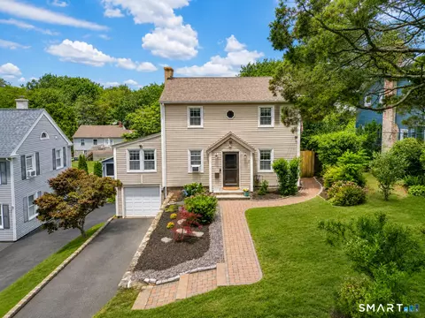 29 Niles Hill Rd, New London, CT 06320