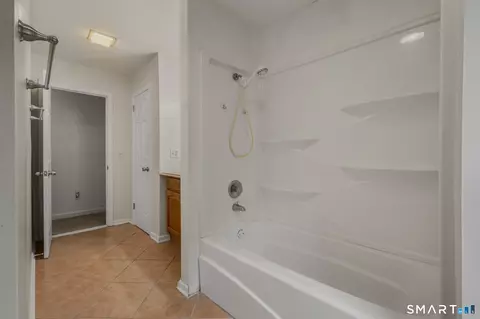 Bath - 77 Scenic View Dr #4, Deep River, CT 06417 photo 3 of 3