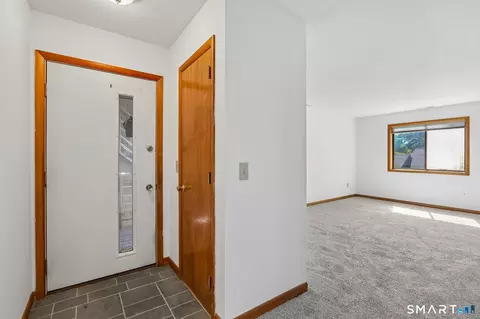 166 Old Brookfield Rd #17A4, Danbury, CT 06811