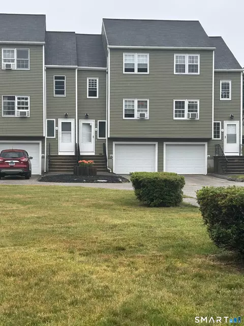 18 Ballou St #10, Putnam, CT 06260