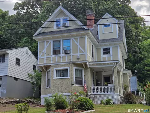 376 Farmington Ave, Waterbury, CT 06710