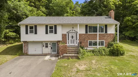 505 Horton Hill Rd, Naugatuck, CT 06770