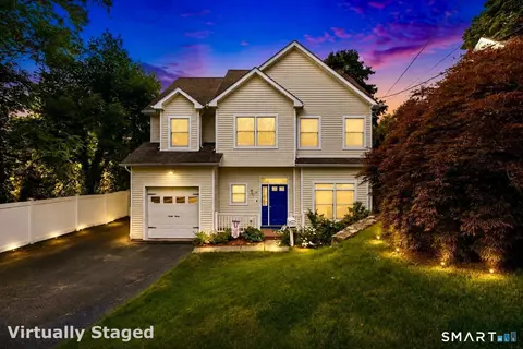 16 Sunset Hill Ave, Norwalk, CT 06851