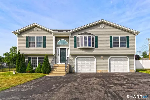 2 Cordone Cir, West Haven, CT 06516