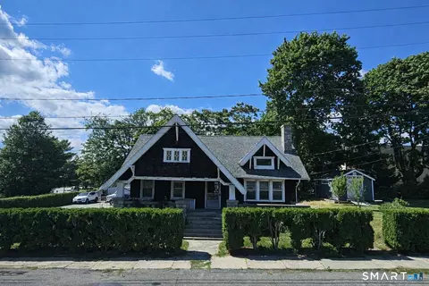 15 Warren St, New London, CT 06320