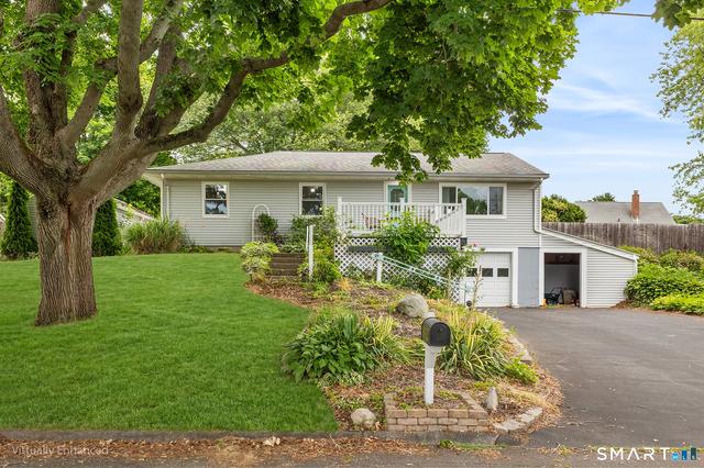 70 Vivian St, Waterford, CT 06385
