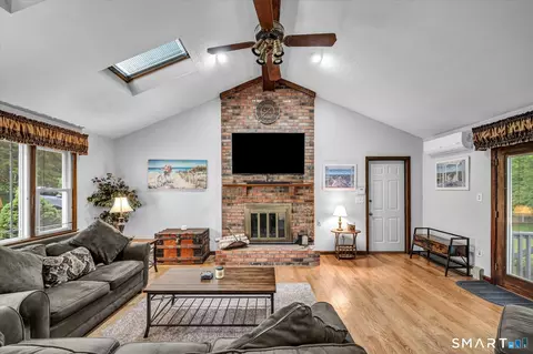 Living - 33 Shawnee Ln, Monroe, CT 06468 photo 1 of 5