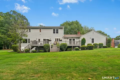 Exterior - 33 Shawnee Ln, Monroe, CT 06468 photo 4 of 5