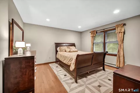 Bedroom - 33 Shawnee Ln, Monroe, CT 06468 photo 5 of 5