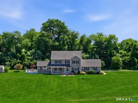 271 Putnam Rd, Pomfret, CT 06259