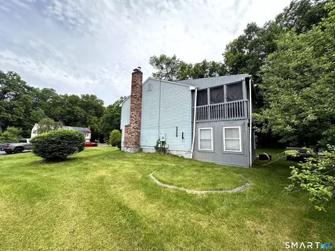 Exterior - 27 Eagleton Dr, Windsor, CT 06095 photo 6 of 8