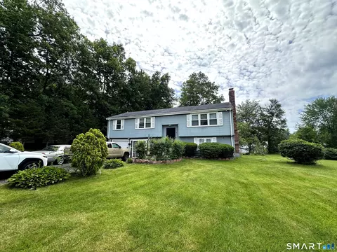 Exterior - 27 Eagleton Dr, Windsor, CT 06095 photo 2 of 8