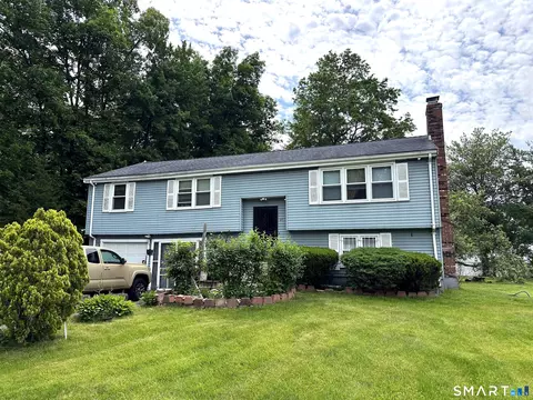 27 Eagleton Dr, Windsor, CT 06095