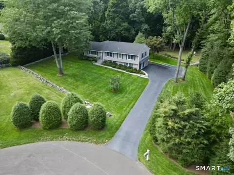 51 Horton Ln, New Canaan, CT 06840
