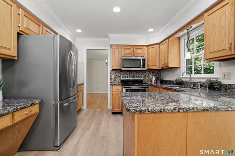 Kitchen - 23 Jeremiah Rd, Sandy Hook, CT 06482 photo 3 of 5