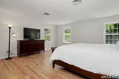 Bedroom - 23 Jeremiah Rd, Sandy Hook, CT 06482 photo 2 of 6