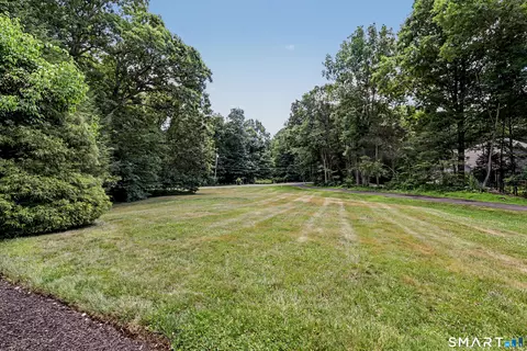 Exterior - 23 Jeremiah Rd, Sandy Hook, CT 06482 photo 6 of 7